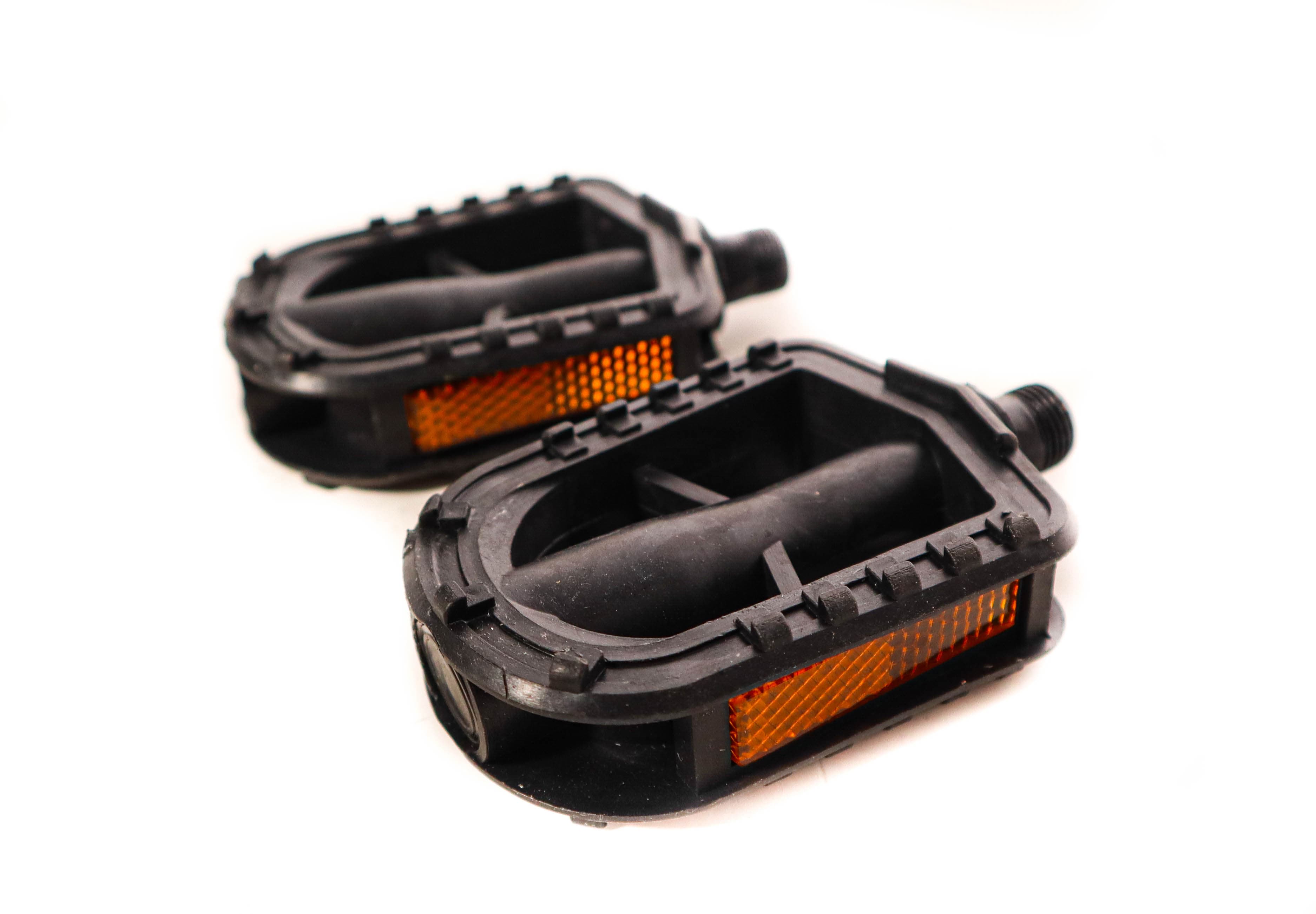 Pedale din Plastic cu Filet Mic